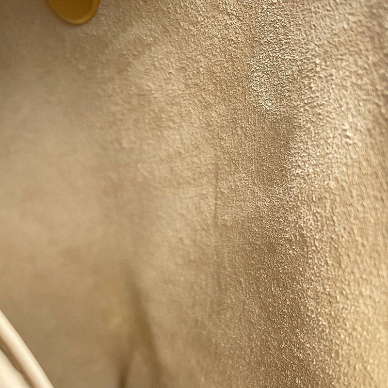 シャネル チェーンショルダーバッグ ココマーク マトラッセ トップハンドル カーフレザー CHANEL 2way 白