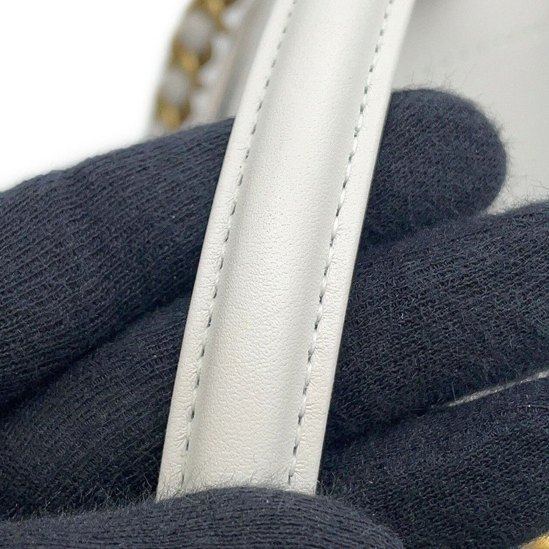 シャネル チェーンショルダーバッグ ココマーク マトラッセ トップハンドル カーフレザー CHANEL 2way 白