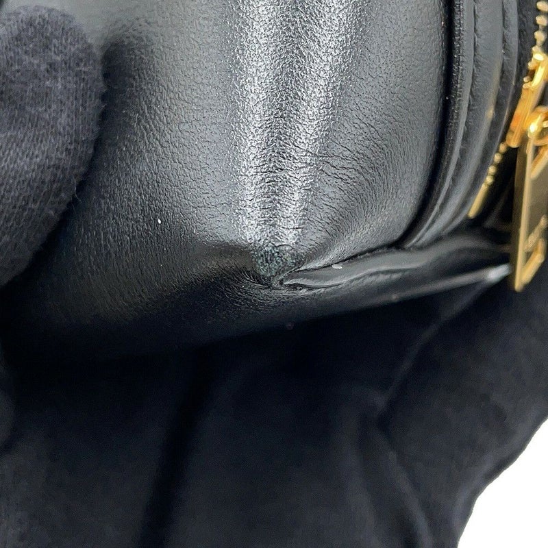 セリーヌ チェーンショルダーバッグ キュイル トリオンフ チェーンクラッチ 10E383DR8 CELINE 黒