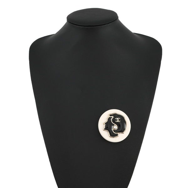 シャネル ブローチ ココマーク マドモアゼル プラスチック フェイクパール G18B CHANEL アクセサリー 白 黒