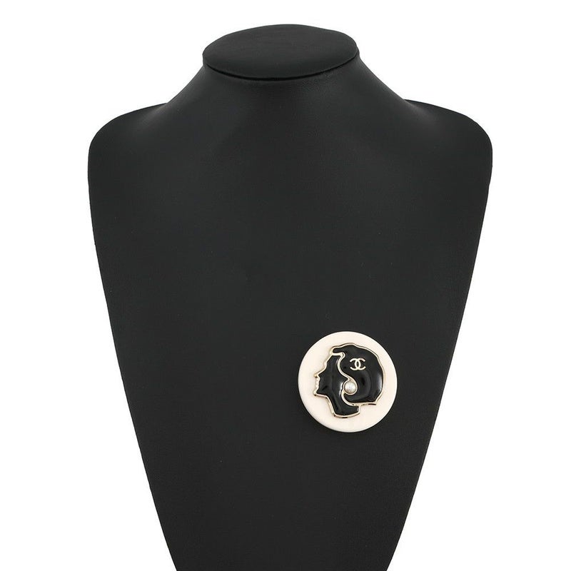 シャネル ブローチ ココマーク マドモアゼル プラスチック フェイクパール G18B CHANEL アクセサリー 白 黒