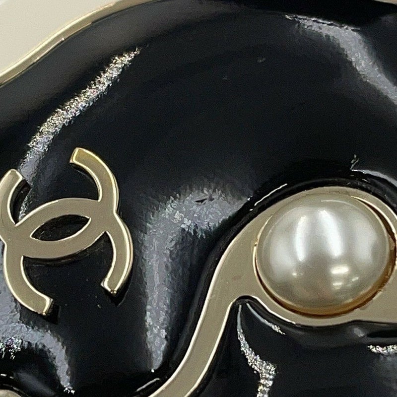 シャネル ブローチ ココマーク マドモアゼル プラスチック フェイクパール G18B CHANEL アクセサリー 白 黒