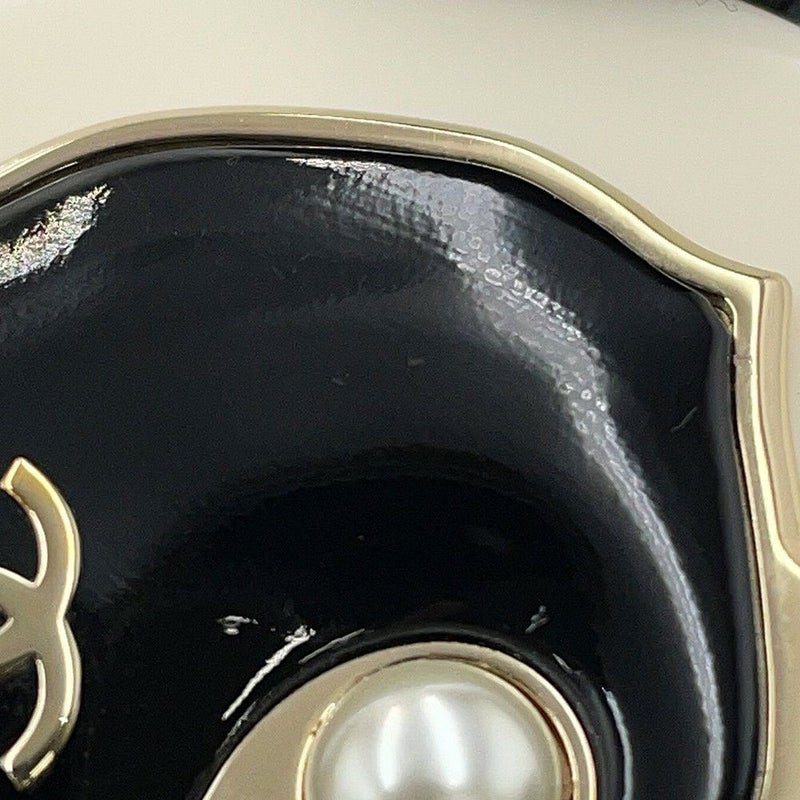 シャネル ブローチ ココマーク マドモアゼル プラスチック フェイクパール G18B CHANEL アクセサリー 白 黒