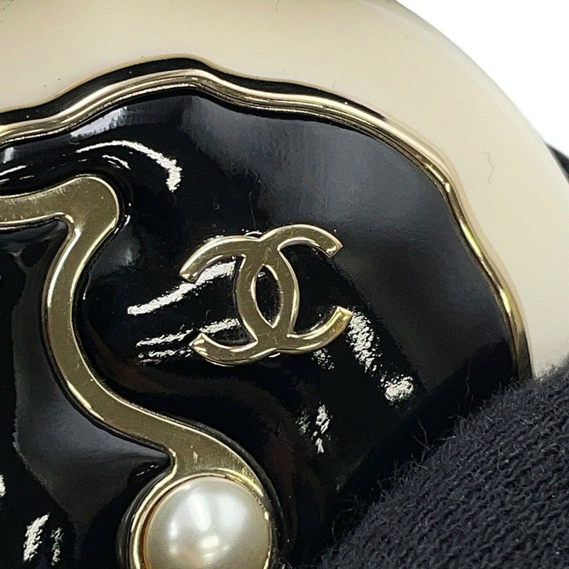 シャネル ブローチ ココマーク マドモアゼル プラスチック フェイクパール G18B CHANEL アクセサリー 白 黒