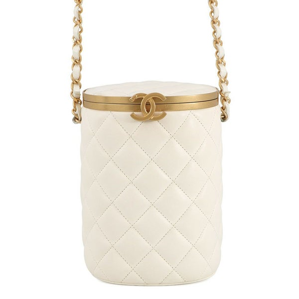 シャネル チェーンショルダーバッグ ココマーク マトラッセ バニティ ラムスキン AS2641 CHANEL 白