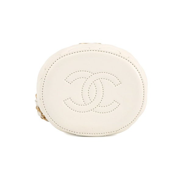 シャネル チェーンショルダーバッグ ココマーク マトラッセ バニティ ラムスキン AS2641 CHANEL 白