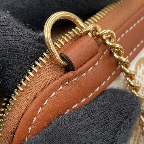 セリーヌ チェーンショルダーバッグ トリオンフ チェーンクラッチ 10E382CBX.01TA CELINE 白 ブラウン