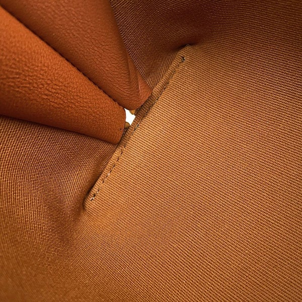 セリーヌ チェーンショルダーバッグ トリオンフ チェーンクラッチ 10E382CBX.01TA CELINE 白 ブラウン