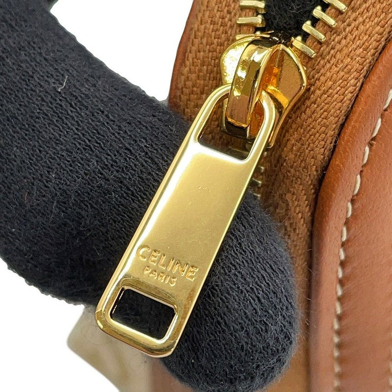 セリーヌ チェーンショルダーバッグ トリオンフ チェーンクラッチ 10E382CBX.01TA CELINE 白 ブラウン