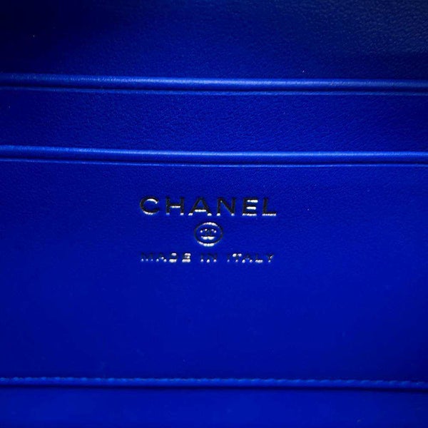 シャネル チェーンショルダーバッグ CCフィリグリー ココマーク マトラッセ キャビアスキン A84452 CHANEL 白