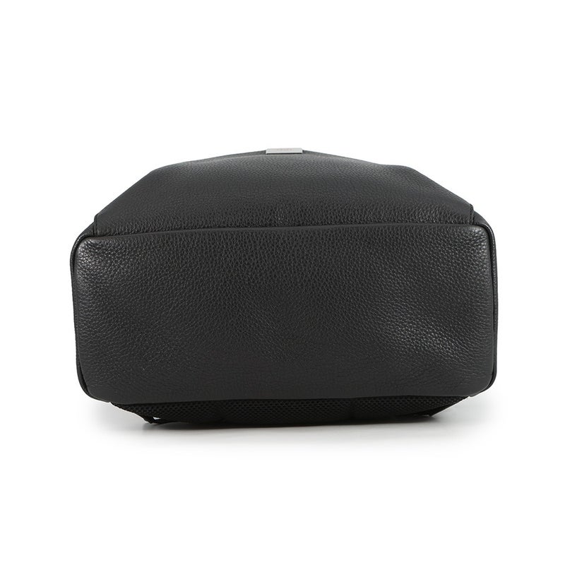 フェンディ リュック ピーカブー レザー 7VZ053 FENDI バッグパック 黒