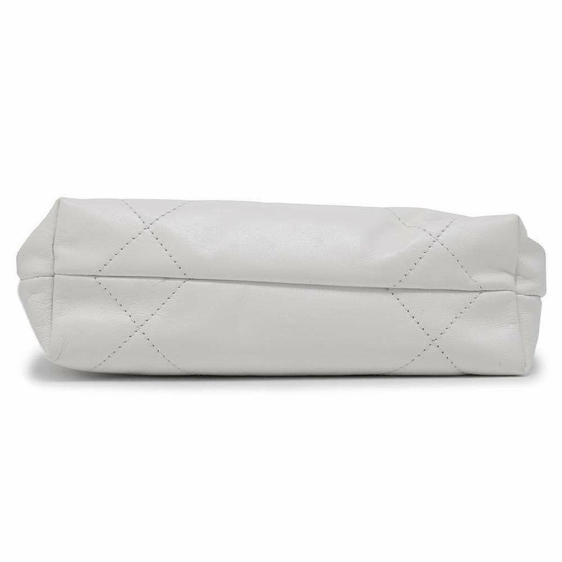 シャネル ハンドバッグ CHANEL 22 ミニ ココマーク シャイニーカーフレザー AS3980 CHANEL 2wayショルダーバッグ 白