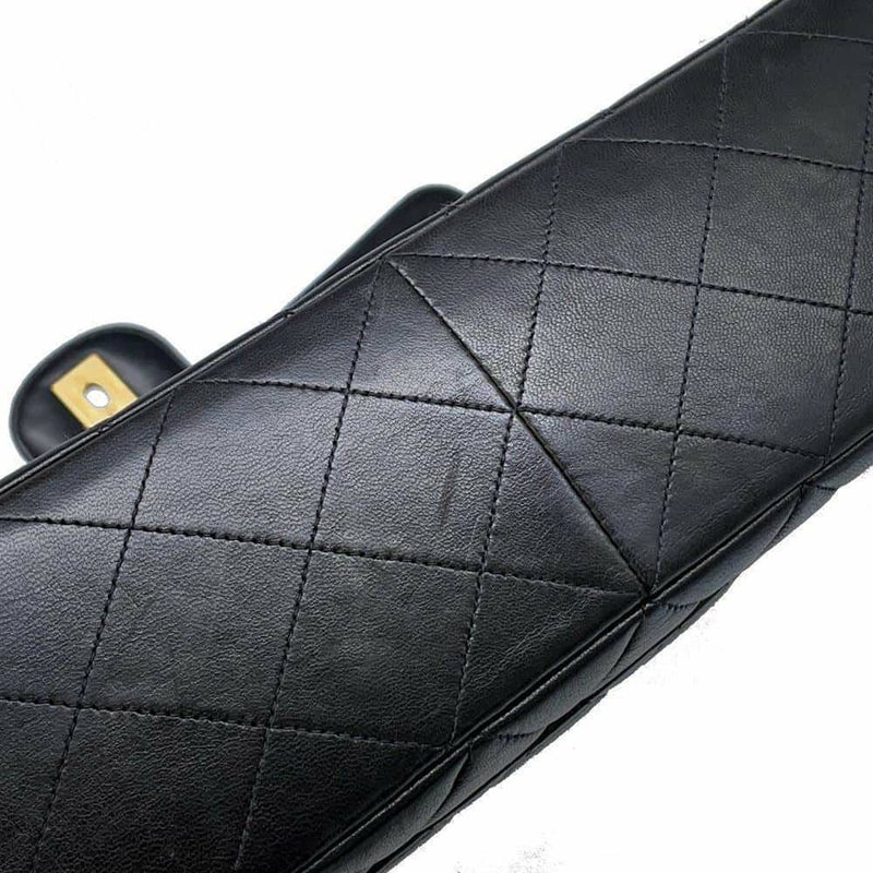 シャネル チェーンショルダーバッグ マトラッセ30 シングルフラップ ラムスキン CHANEL 黒