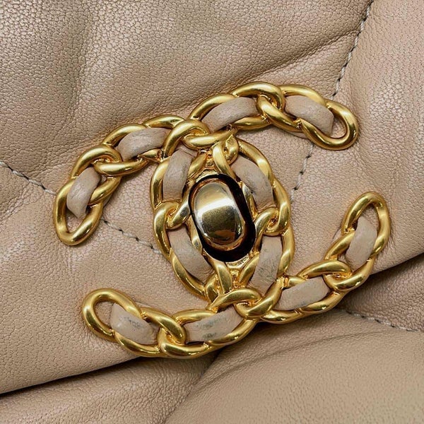 シャネル チェーンショルダーバッグ 19 フラップ ココマーク ラムスキン AS1160 CHANEL 2way