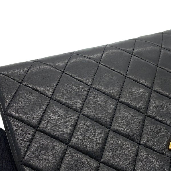 シャネル チェーンショルダーバッグ マトラッセ ココマーク フルフラップ ラムスキン A02500 CHANEL 黒