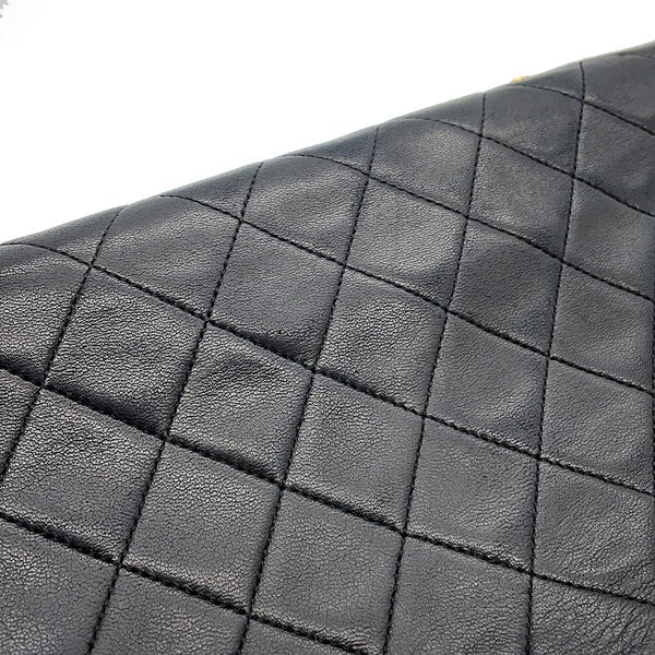 シャネル チェーンショルダーバッグ マトラッセ ココマーク フルフラップ ラムスキン A02500 CHANEL 黒