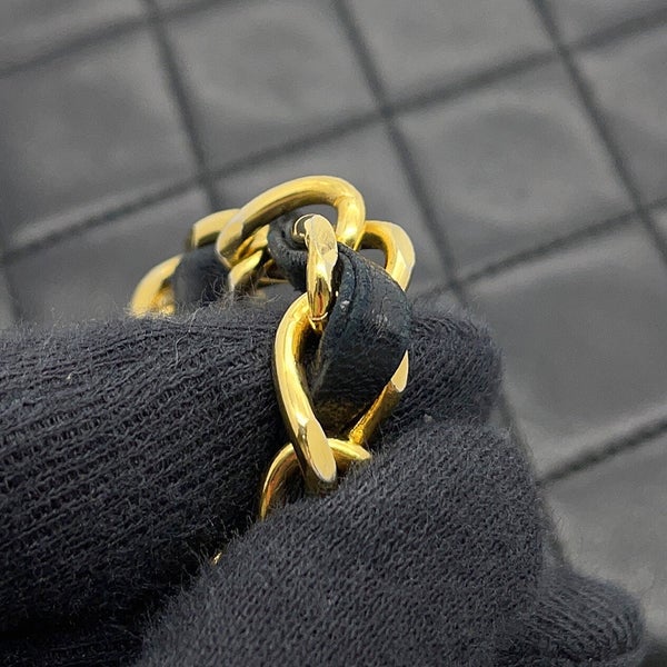 シャネル チェーンショルダーバッグ マトラッセ ココマーク フルフラップ ラムスキン A02500 CHANEL 黒