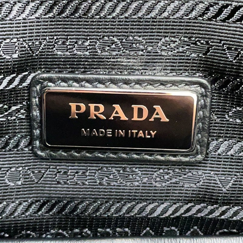 プラダ リュック ヴィッテロダイノ トライアングル バックパック レザー 2VZ099 PRADA バッグ リュックサック 黒