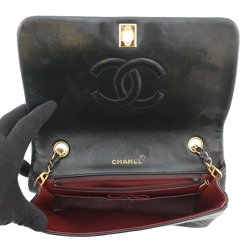 シャネル チェーンショルダーバッグ マトラッセ ココマーク フルフラップ ラムスキン A02500 CHANEL 黒