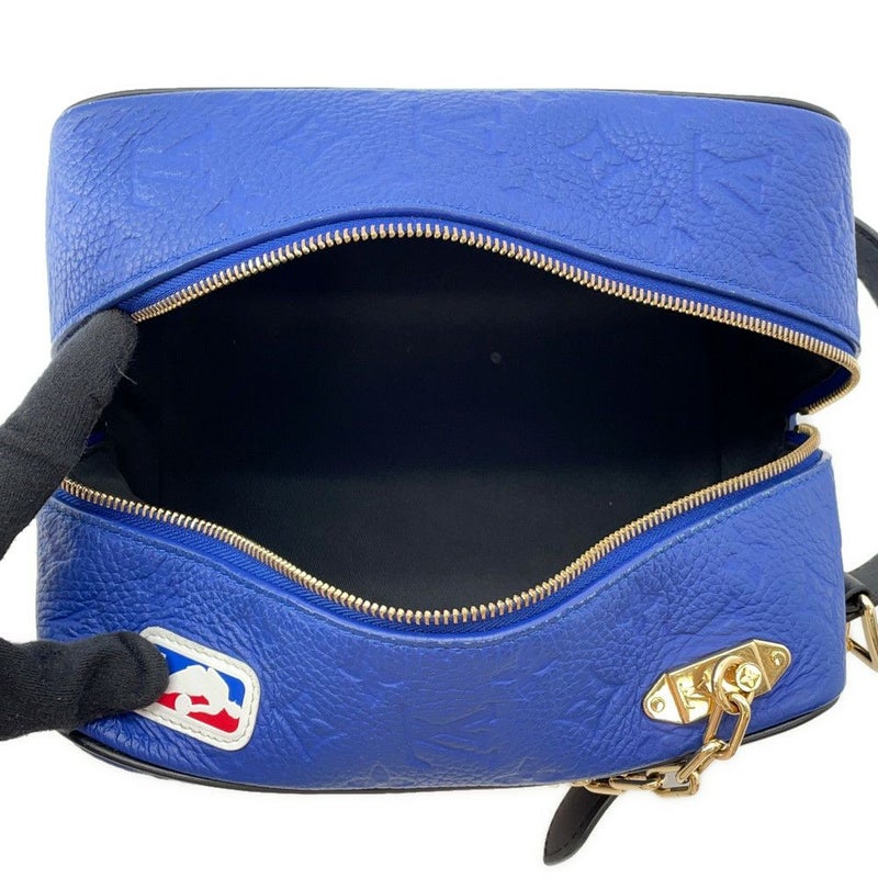 ルイヴィトン ハンドバッグ モノグラム・トリヨン LV × NBA クローク・ドップキット M21106 ヴィトン バッグ NBAコラボ