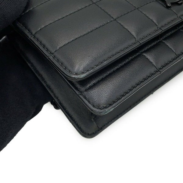 バーバリー チェーンショルダーバッグ ローラクラッチ レザー 8069752 BURBERRY 黒