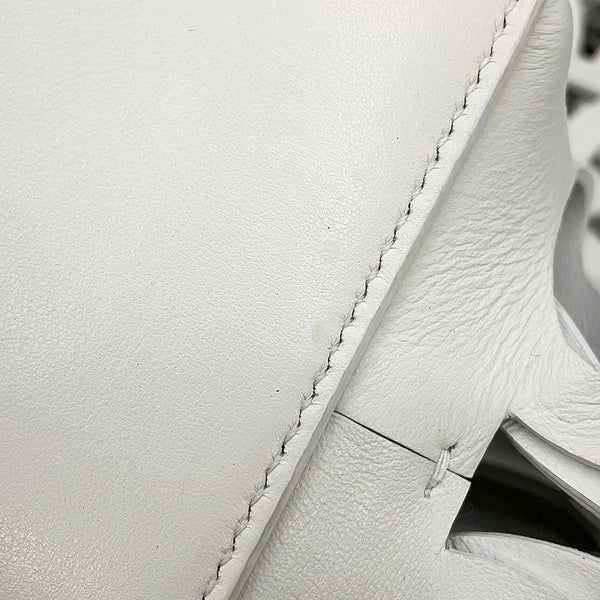 サルヴァトーレ・フェラガモ トートバッグ ガンチーニ 21A012 Ferragamo 白