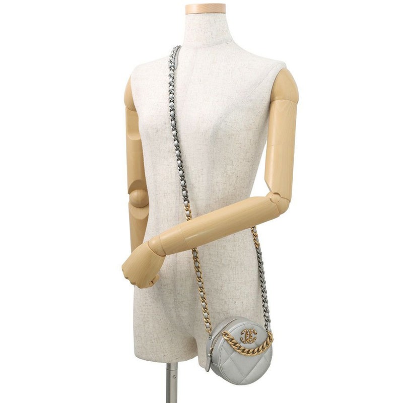 シャネル チェーンショルダーバッグ シャネル19 ココマーク ラムスキン AP0945 CHANEL