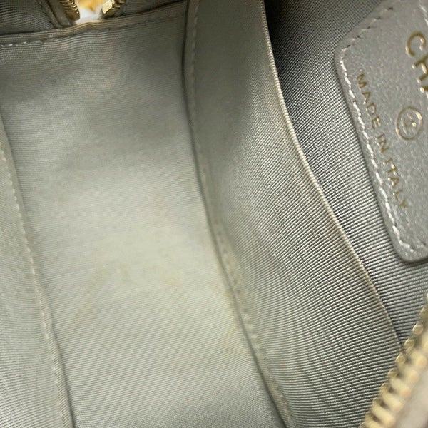 シャネル チェーンショルダーバッグ シャネル19 ココマーク ラムスキン AP0945 CHANEL