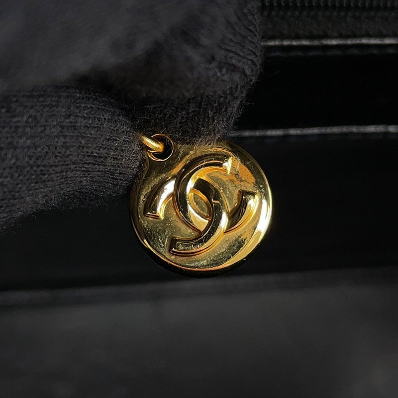 シャネル チェーンショルダーバッグ マトラッセ ココマーク シングルフラップ キャビアスキン CHANEL 黒