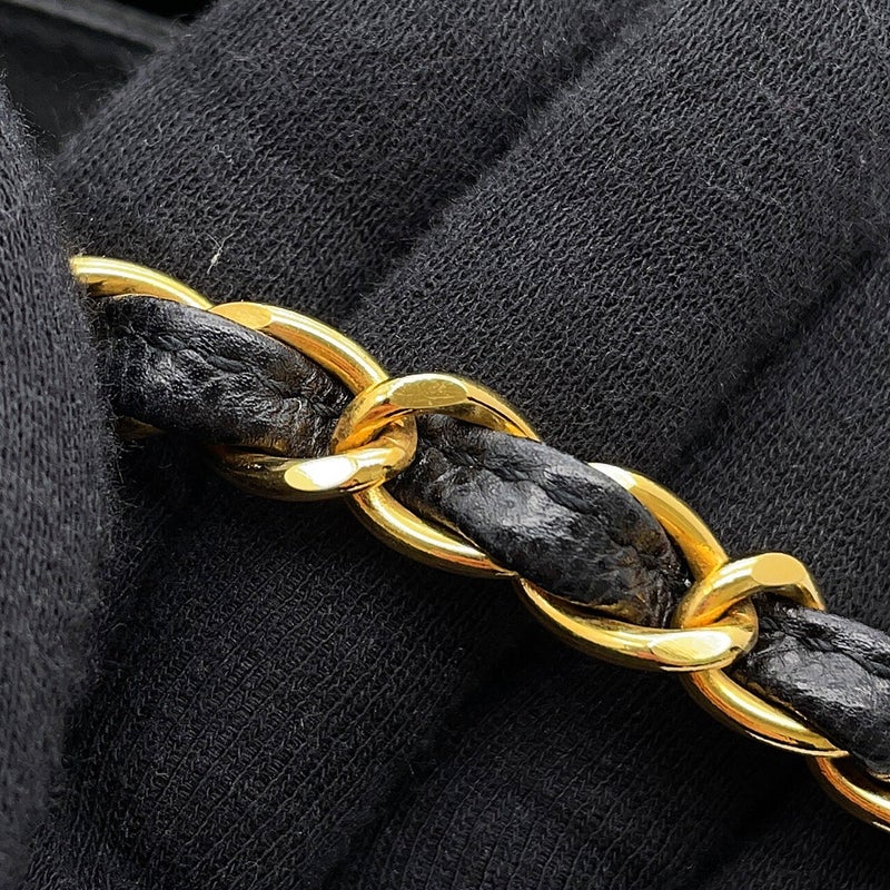 シャネル チェーンショルダーバッグ マトラッセ ココマーク シングルフラップ キャビアスキン CHANEL 黒