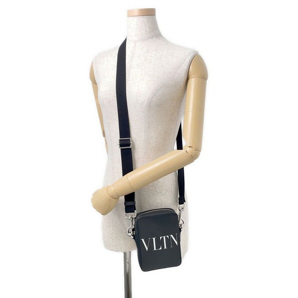 ヴァレンティノ・ガラヴァーニ ショルダーバッグ VLTN ロゴ レザー 2Y2B0943WJW VALENTINO 黒