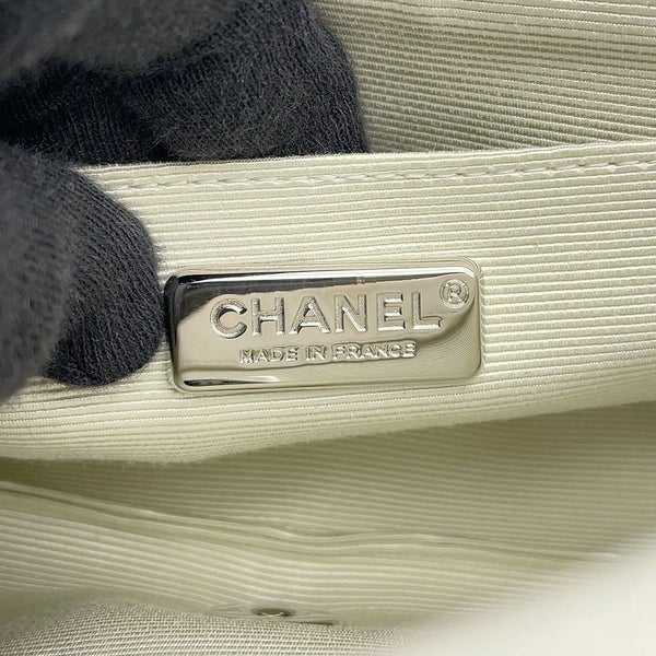 シャネル チェーンショルダーバッグ マトラッセ ココマーク フェイクパール ビーズ ムートン CHANEL バッグ 白