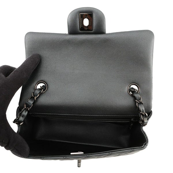 シャネル チェーンショルダーバッグ ココマーク ミニ マトラッセ 20 ラムスキン A69900 CHANEL 黒