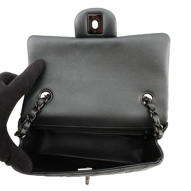 シャネル チェーンショルダーバッグ ココマーク ミニ マトラッセ 20 ラムスキン A69900 CHANEL 黒