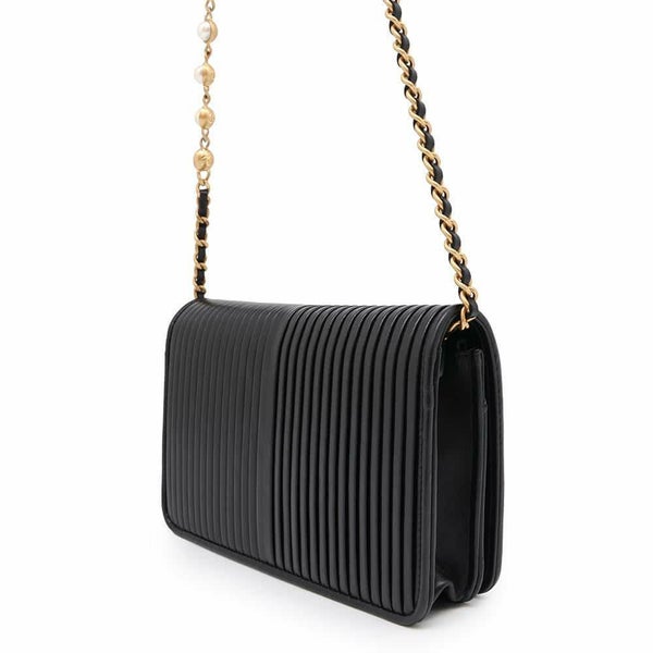 シャネル チェーンウォレット ココマーク フェイクパール カーフレザー CHANEL 黒 財布