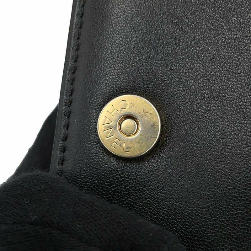 シャネル チェーンウォレット ココマーク フェイクパール カーフレザー CHANEL 黒 財布