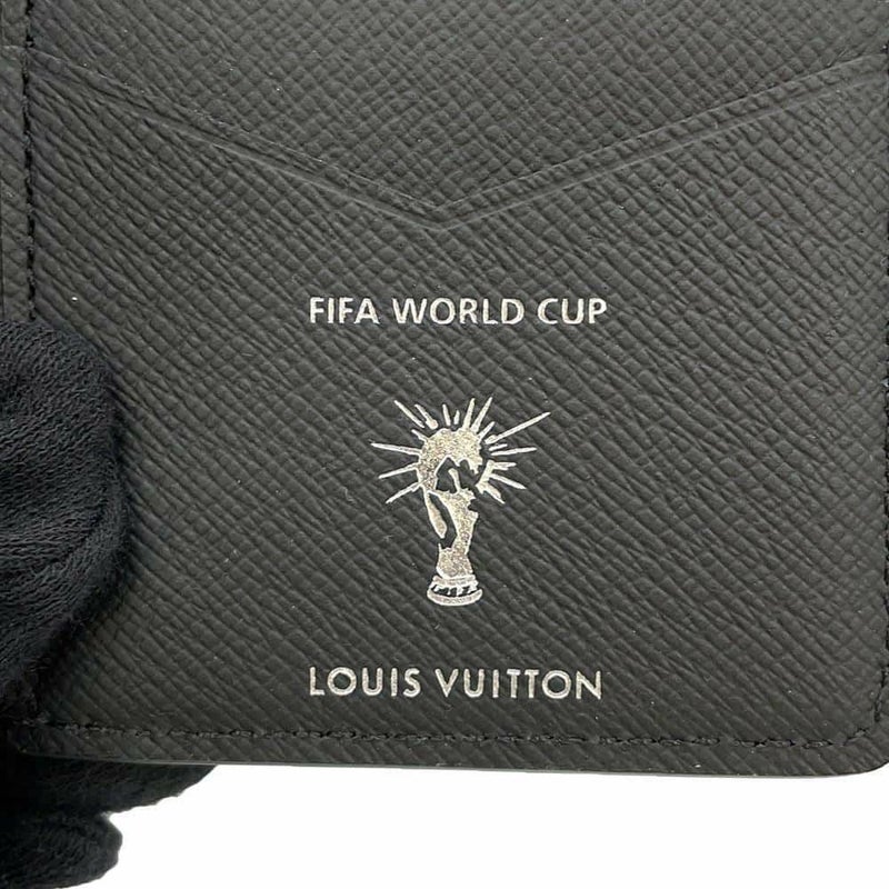 ルイヴィトン カードケース エピ オーガナイザー・ドゥ ポッシュ M63296 ブラック 黒 2018年 FIFAワールドカップ限定モデル