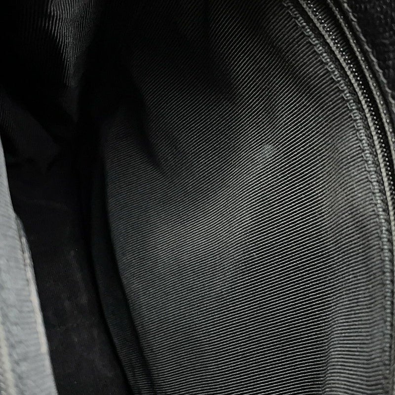 シャネル リュック トリプルココマーク キャビアスキン CHANEL バックパック バッグ 黒