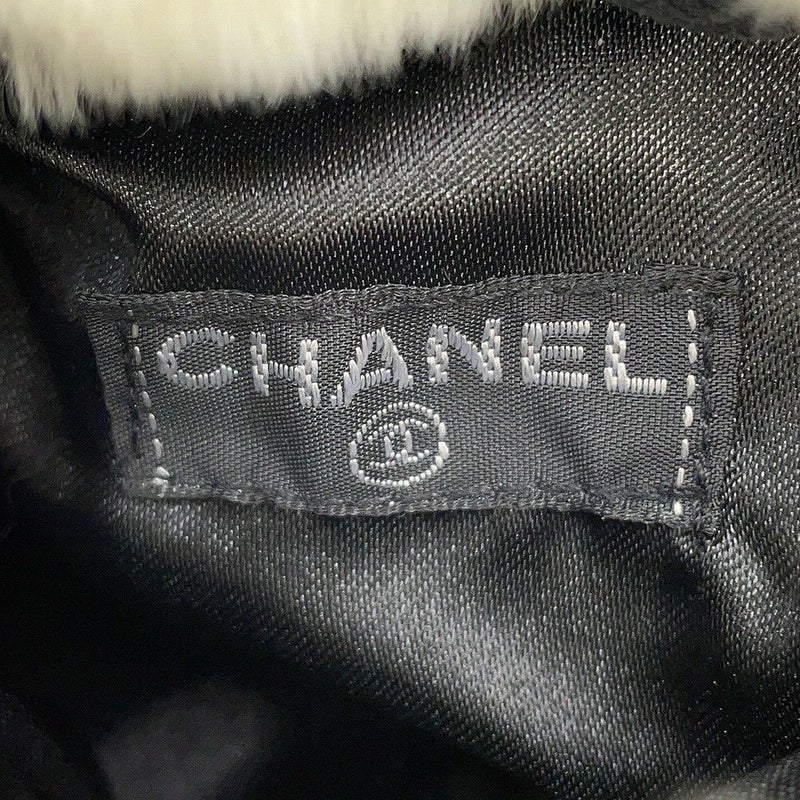 シャネル チェーンショルダーバッグ ラパン A17714 CHANEL 白 ファーアームウォーマー
