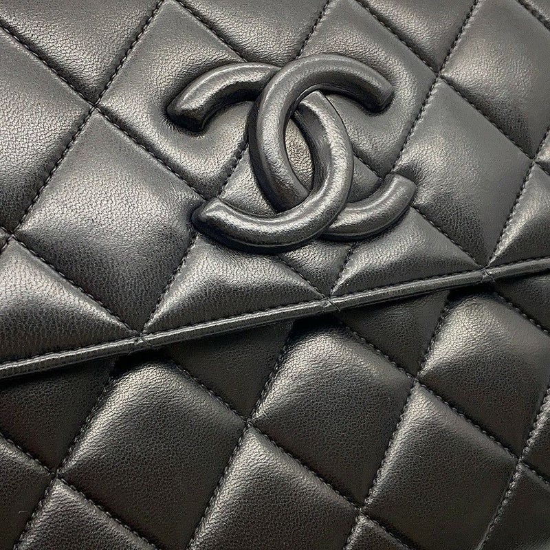 シャネル ショルダーバッグ ココマーク マトラッセ ラムスキン CHANEL ワンショルダー 黒
