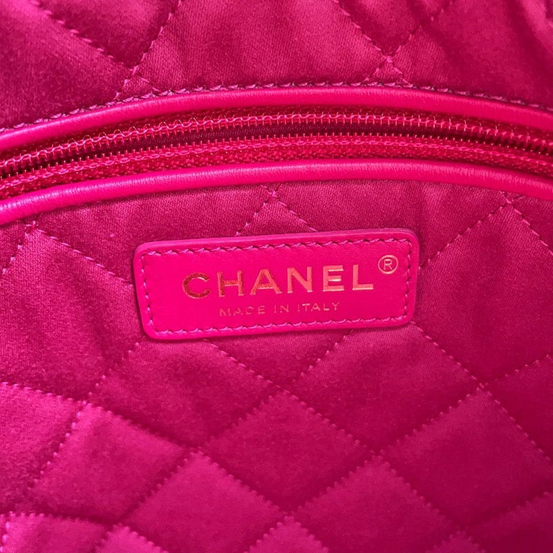 シャネル ハンドバッグ CHANEL 22 マトラッセ スモール シャイニーカーフレザー AS3260 ポーチ付き
