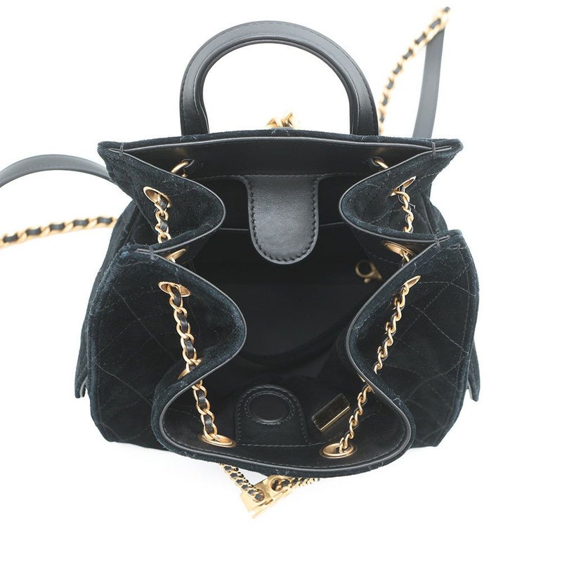 シャネル リュック CHANEL 25 ミディアム バックパック マトラッセ ココマーク スウェード AS5600 2025/26年秋冬 黒