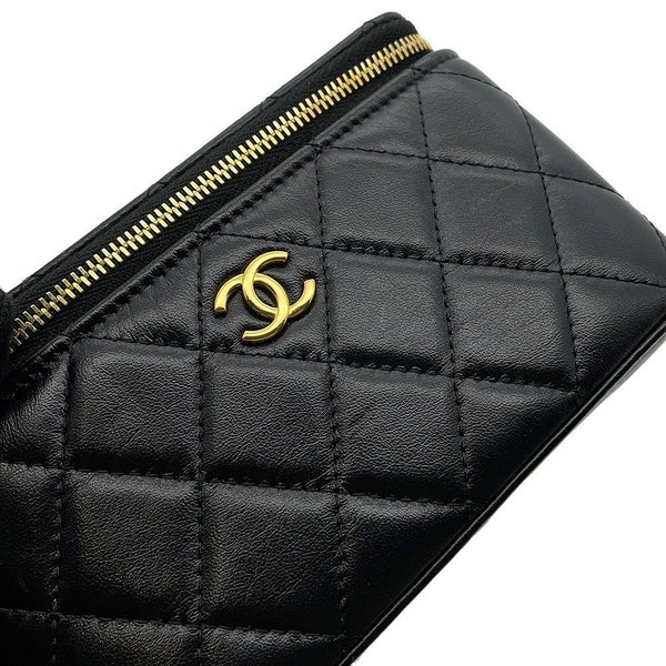 シャネル チェーンショルダーバッグ マトラッセ ココマーク ハートチェーン バニティバッグ ラムスキン CHANEL 黒