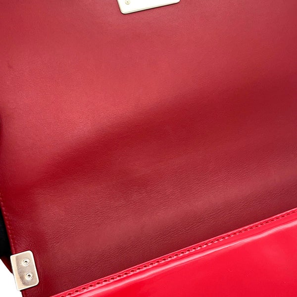 シャネル チェーンショルダーバッグ ボーイシャネル ラージ マトラッセ ココマーク パテント A92193 CHANEL