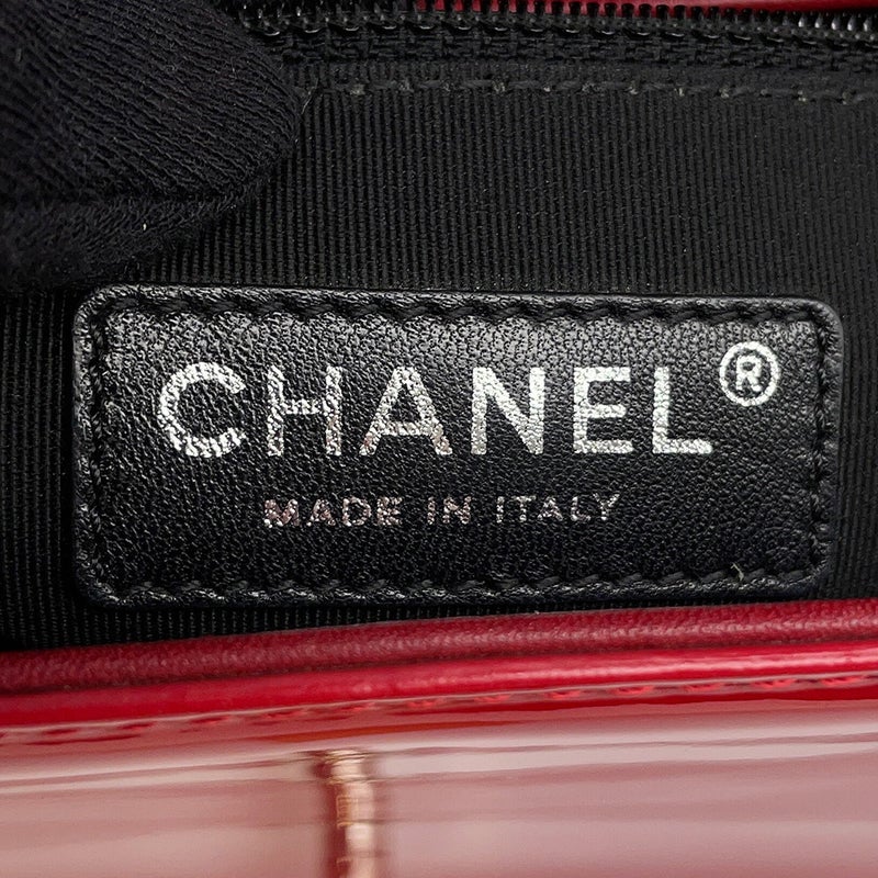 シャネル チェーンショルダーバッグ ボーイシャネル ラージ マトラッセ ココマーク パテント A92193 CHANEL