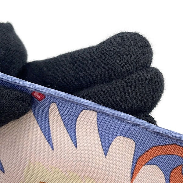 エルメス スカーフ カレ90 コスチューム・ドゥ・フェット Costume de Fete HERMES カシミヤ HERMES 2023年春夏