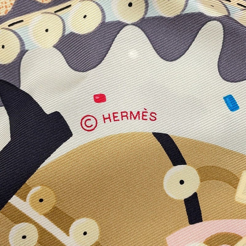 エルメス スカーフ カレ90 コスチューム・ドゥ・フェット Costume de Fete HERMES カシミヤ HERMES 2023年春夏