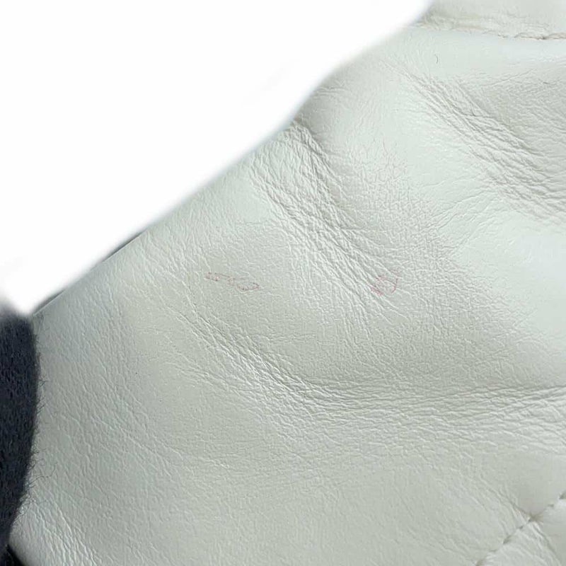 シャネル チェーンショルダーバッグ CHANEL22 スモール カーフスキン AS3260 CHANEL ポーチ付き 白