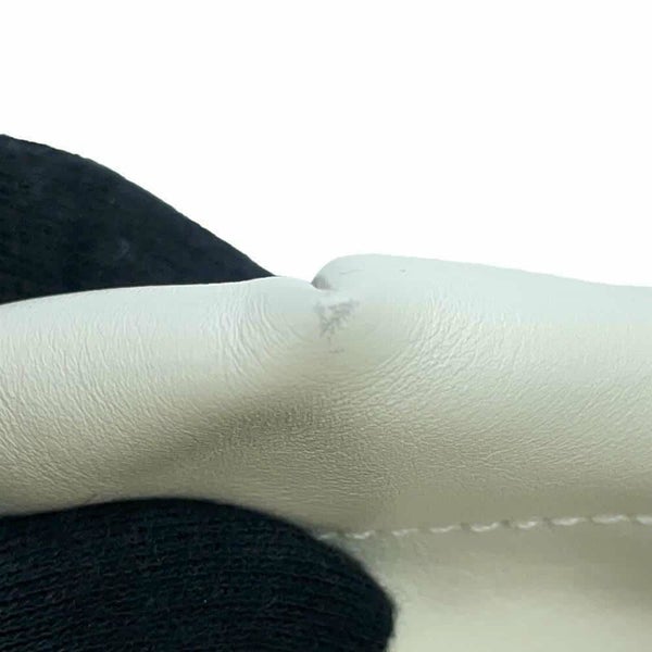 シャネル チェーンショルダーバッグ CHANEL22 スモール カーフスキン AS3260 CHANEL ポーチ付き 白