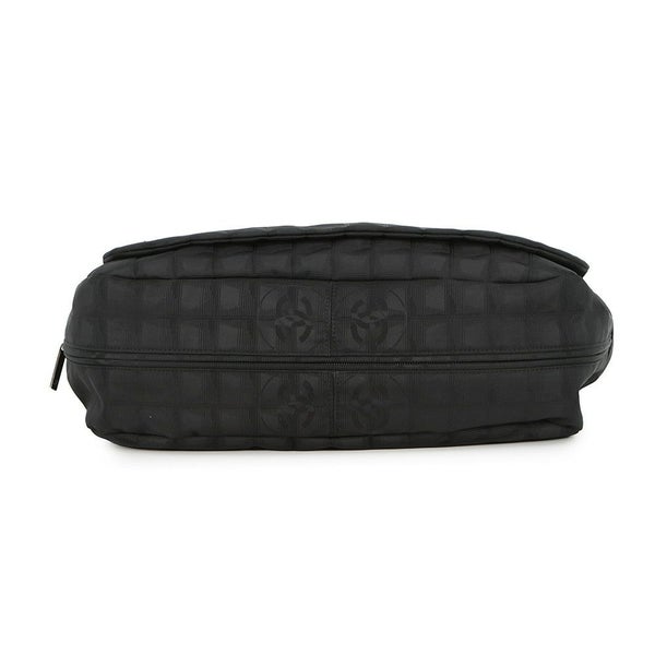 シャネル ショルダーバッグ ニュートラベルライン メッセンジャーバッグ ナイロン CHANEL 黒